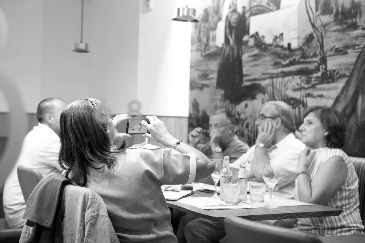 Hostal Mari Sant Antoni de Portmany Hotel