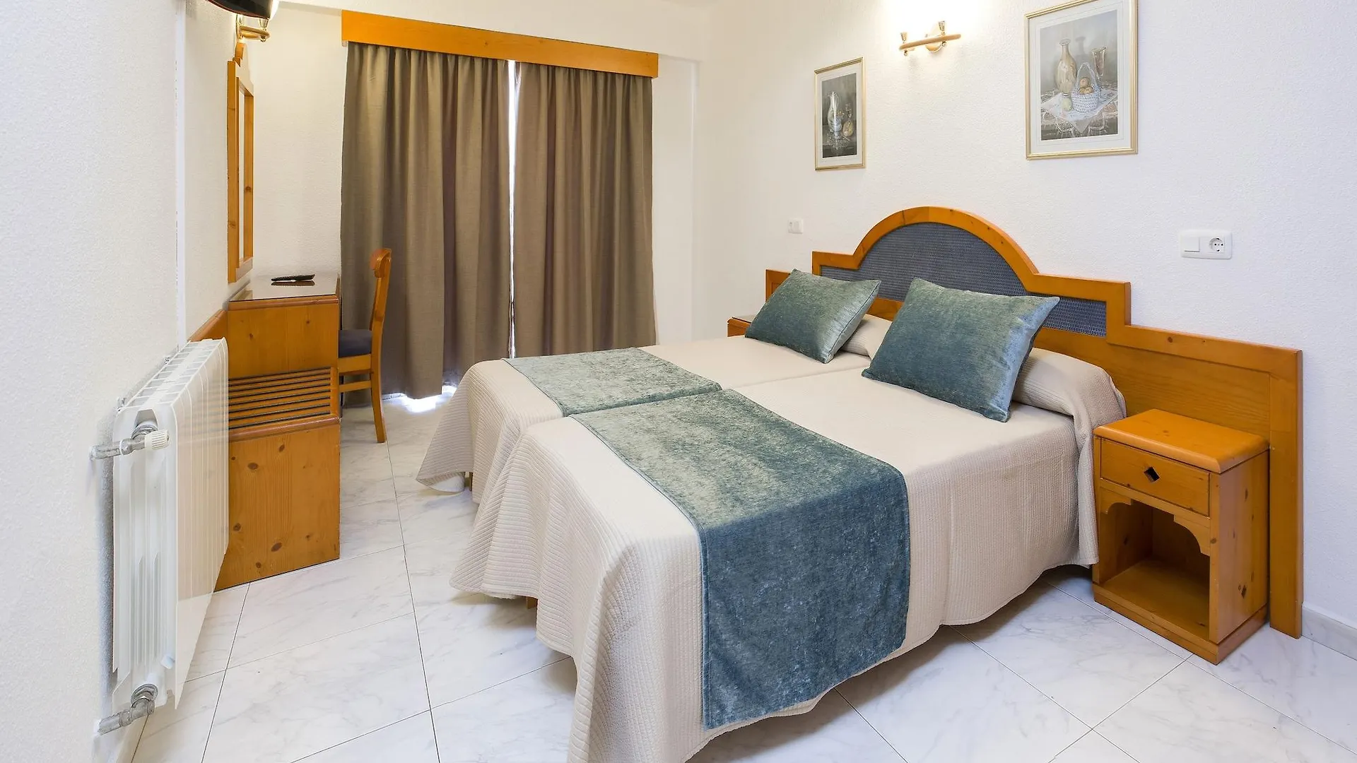 Hostal Mari Sant Antoni de Portmany Hotel