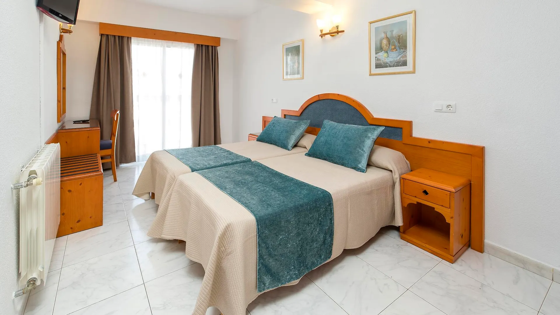 Hostal Mari Sant Antoni de Portmany 2*,