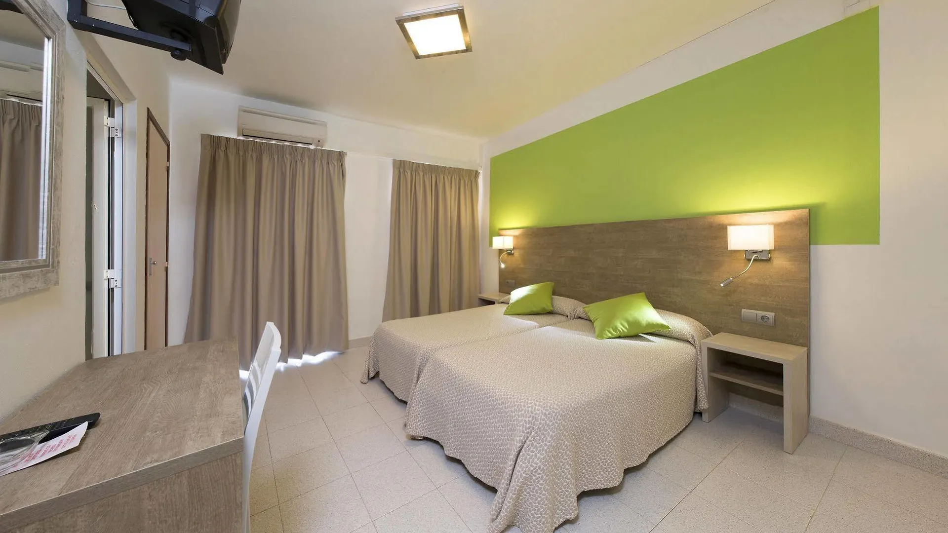 Hostal Mari Sant Antoni de Portmany Hotel
