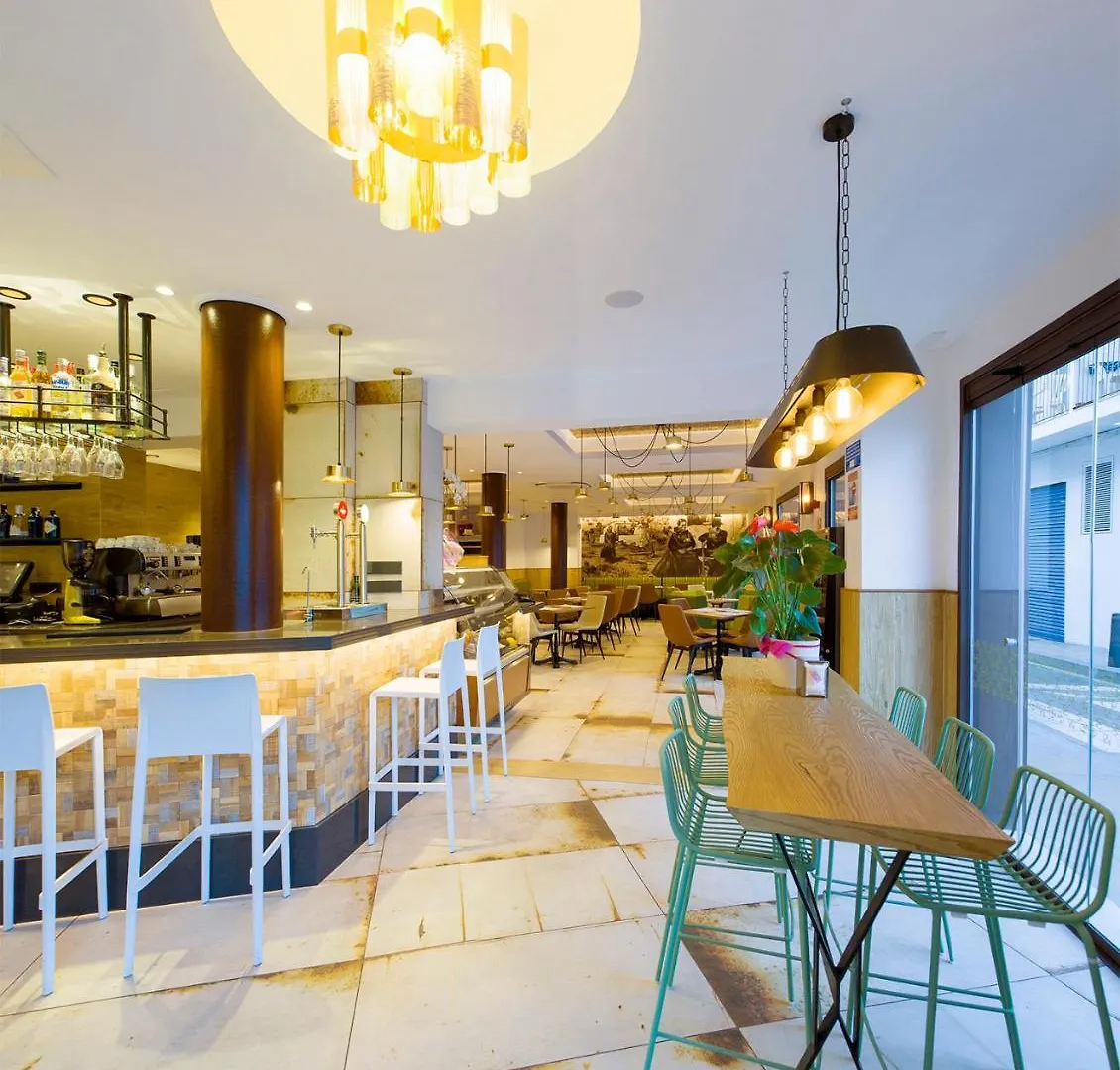 Hostal Mari Sant Antoni de Portmany Hotel
