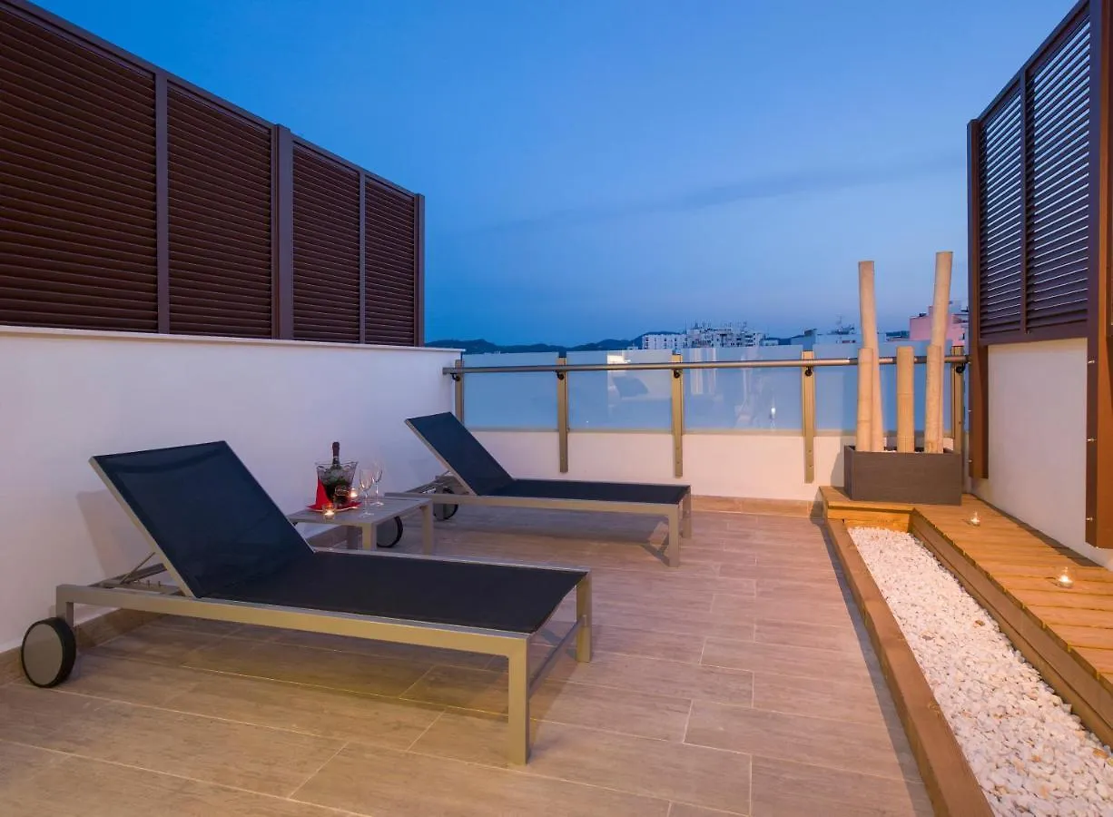 Hostal Mari San Antonio  2*, San Antonio (Ibiza) Spain