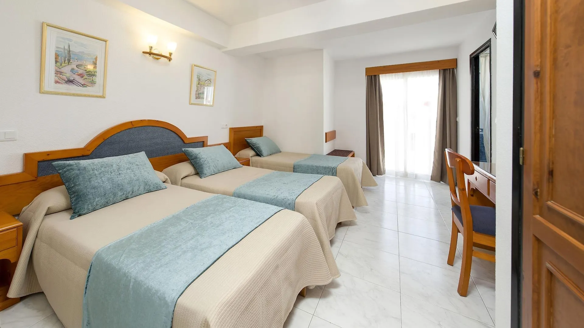 Hostal Mari San Antonio  2*, San Antonio (Ibiza) Spain