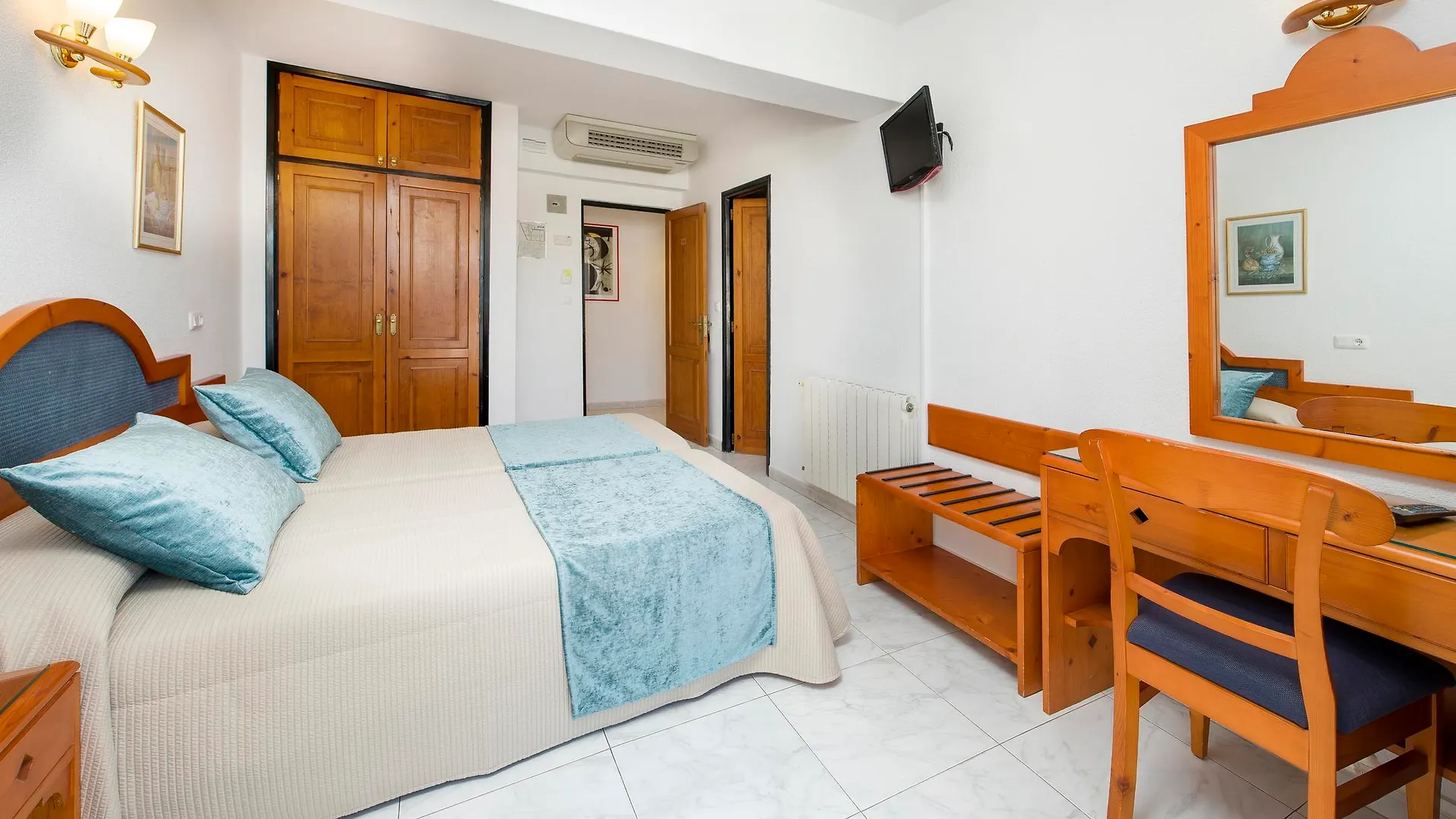 Hostal Mari San Antonio  2*, San Antonio (Ibiza)