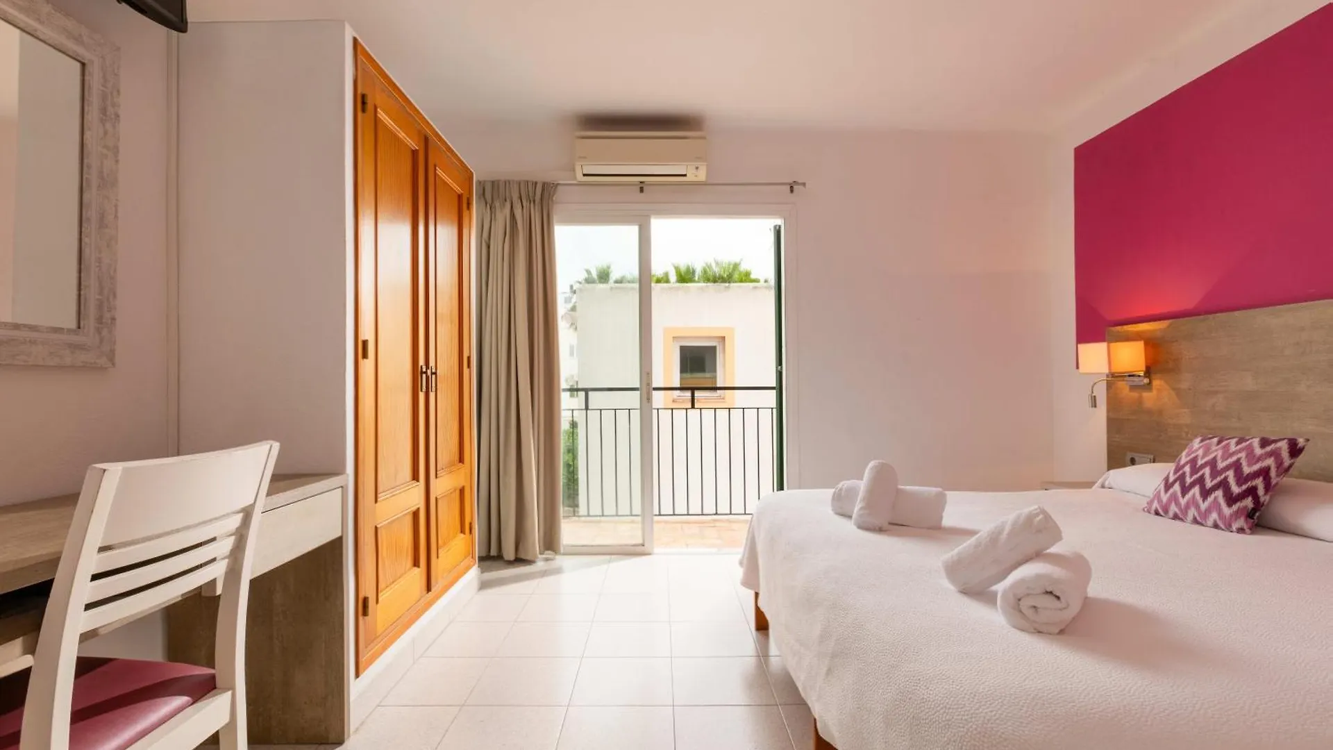 Hostal Mari San Antonio  Hotel San Antonio (Ibiza)