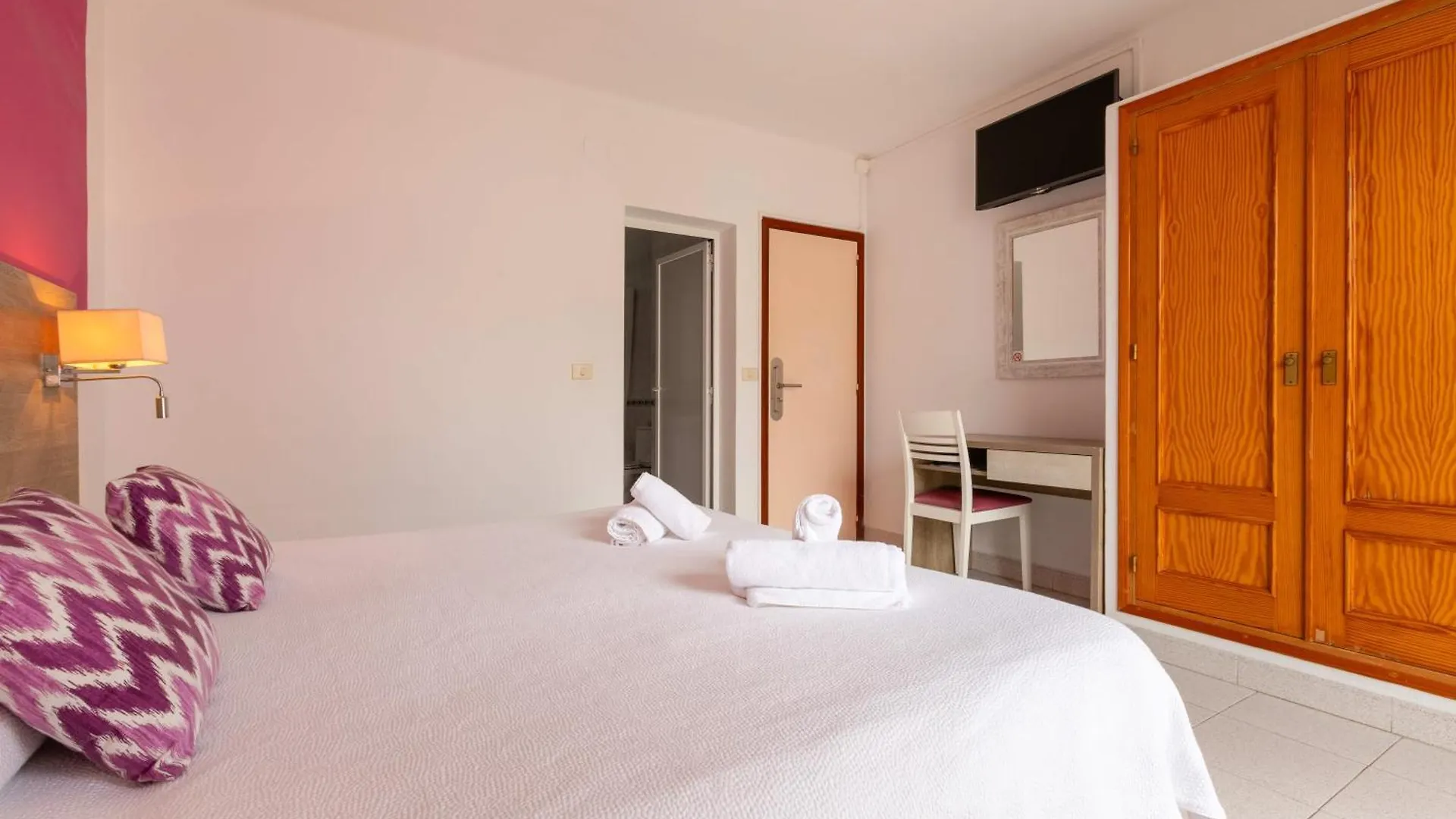 Hostal Mari San Antonio  Hotel San Antonio (Ibiza)